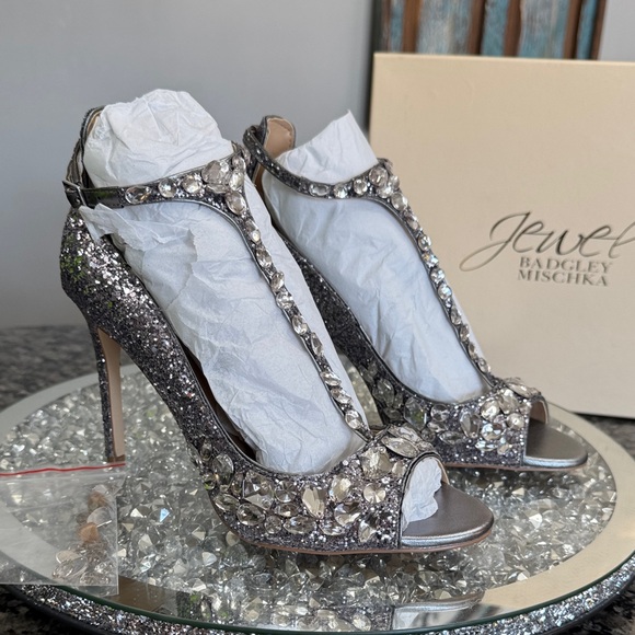 Badgley Mischka Silver Crystal T‑Strap Glitter Heels NEW 8.5 - Picture 3 of 14
